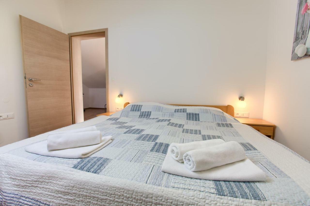 Apartment Val Njivice Kültér fotó
